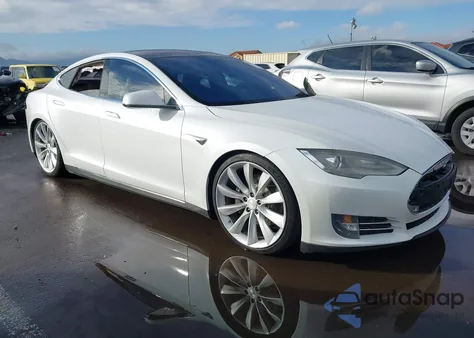 2012 Tesla Model S Signature z USA, uszkodzony, nr VIN 5YJSA1DN6CFS00369